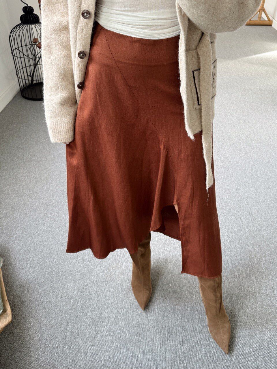 ASİMETRİK KESİM VOLANLI MİDİ İTHAL ETEK