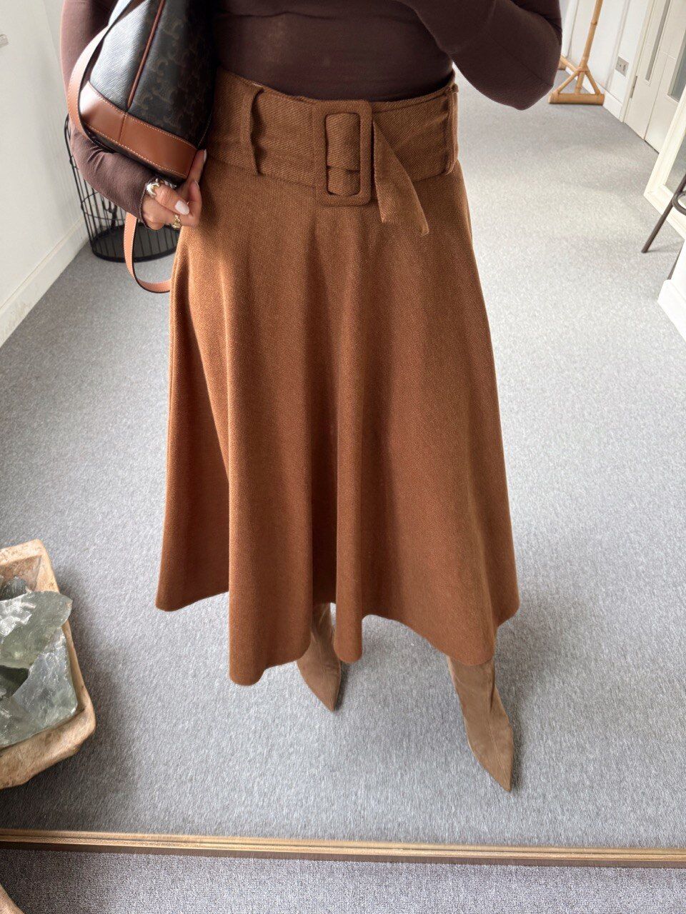 KAHVERENGİ KEMER DETAY İTHAL KAŞE ETEK