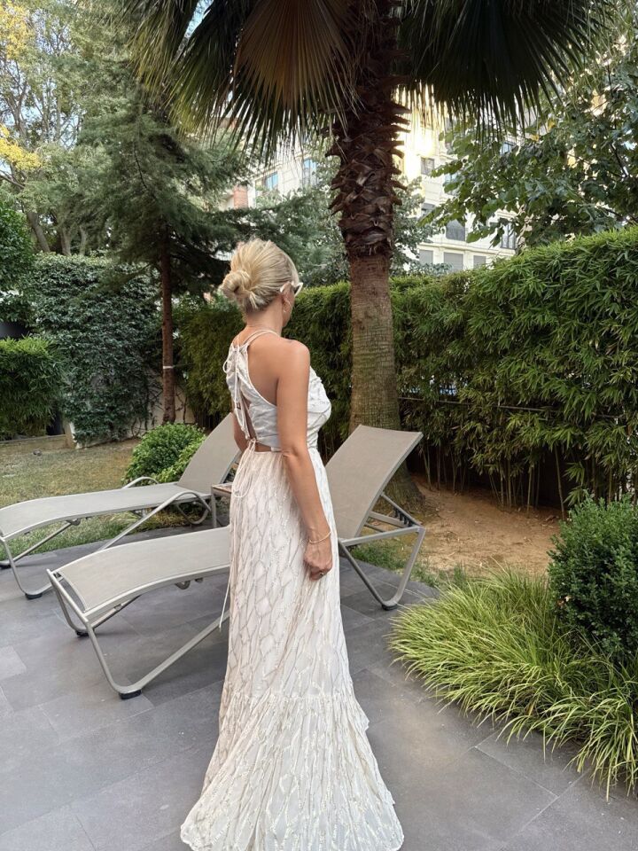 KREM BAĞLAMALI MAXİ İTHAL ELBİSE