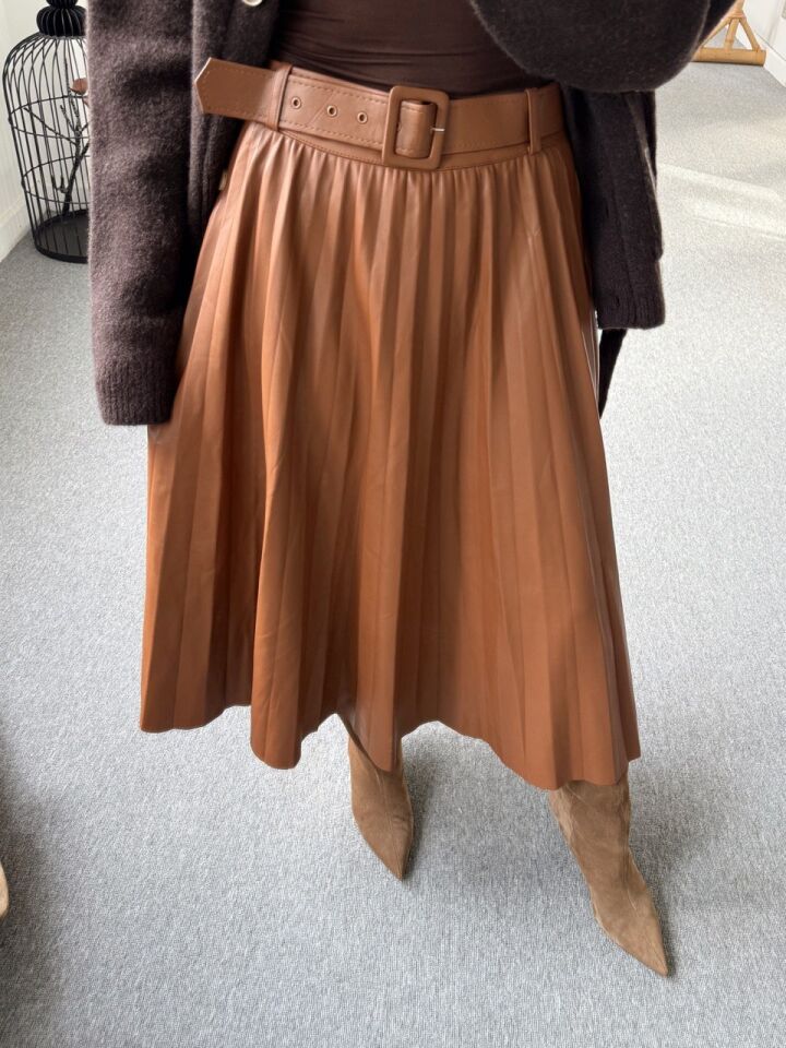 TABA KEMER DETAYLI DERİ PİLİSELİ İTHAL ETEK